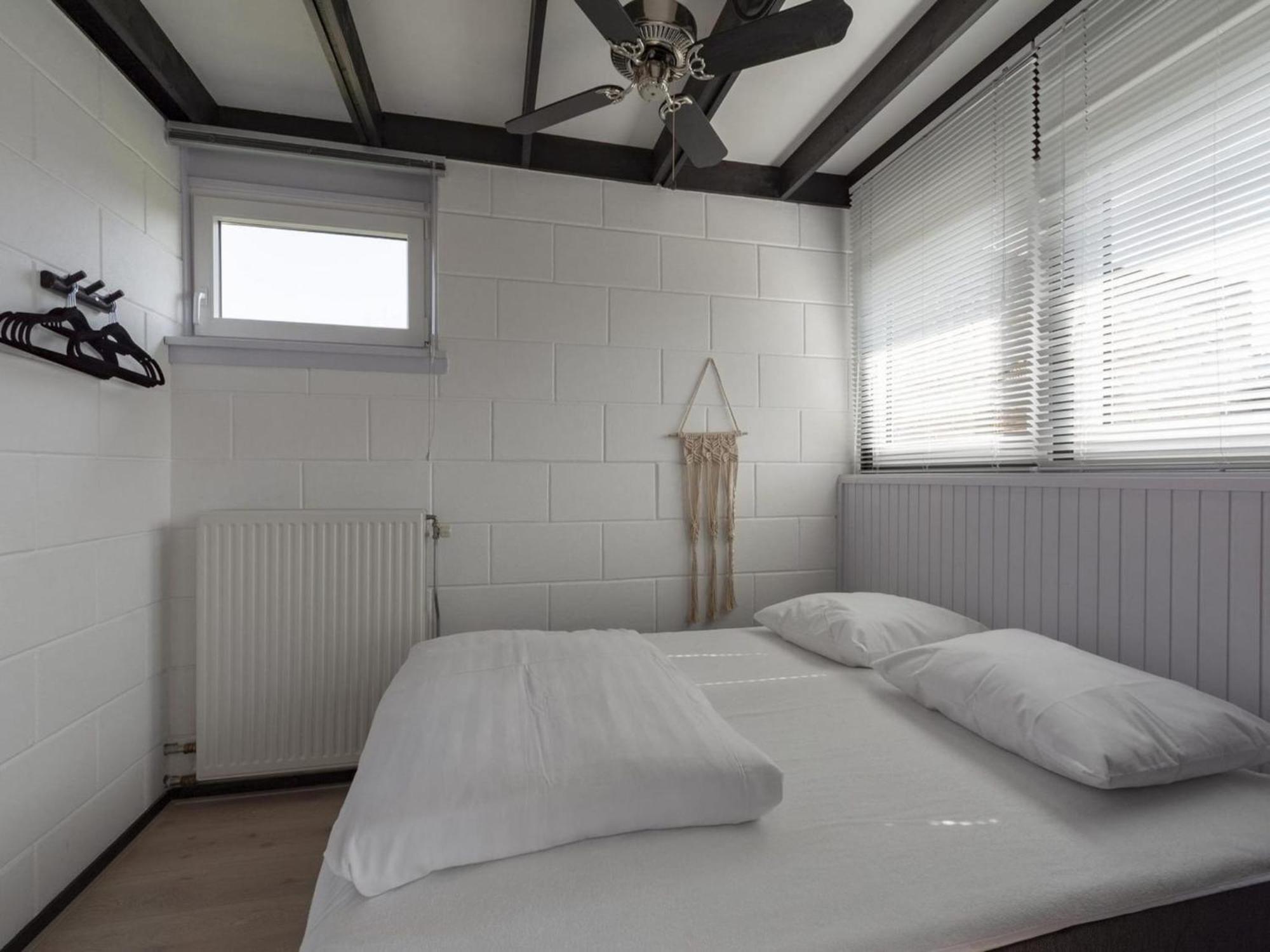 Attractive Bungalow With Modern Furnishings Sint Maartensvlotbrug Exterior foto
